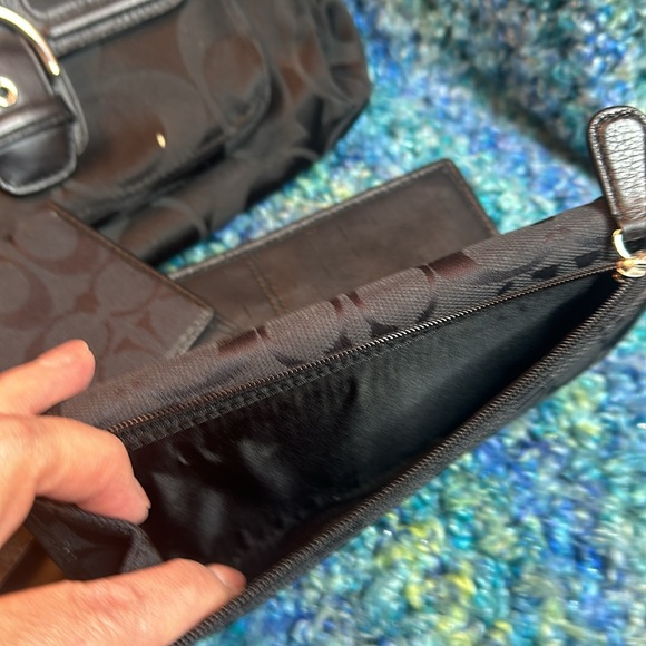 Authentic Coach classic bag with wallet and check book cover - Picture 4 of 14